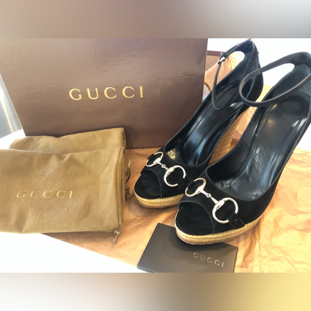 Gucci Black Suede Wedge with gold finish bit (Sand Pelle S. Cuoio 1000) 8.5 B